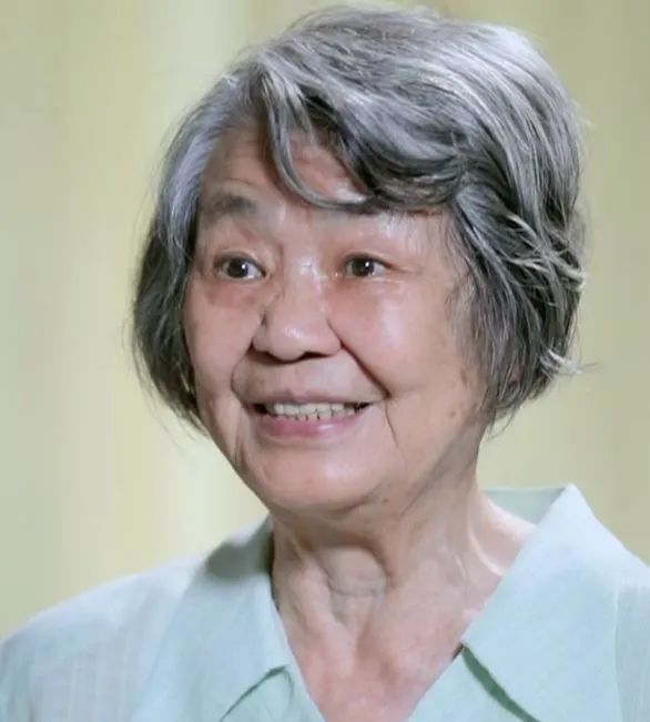 DƬ